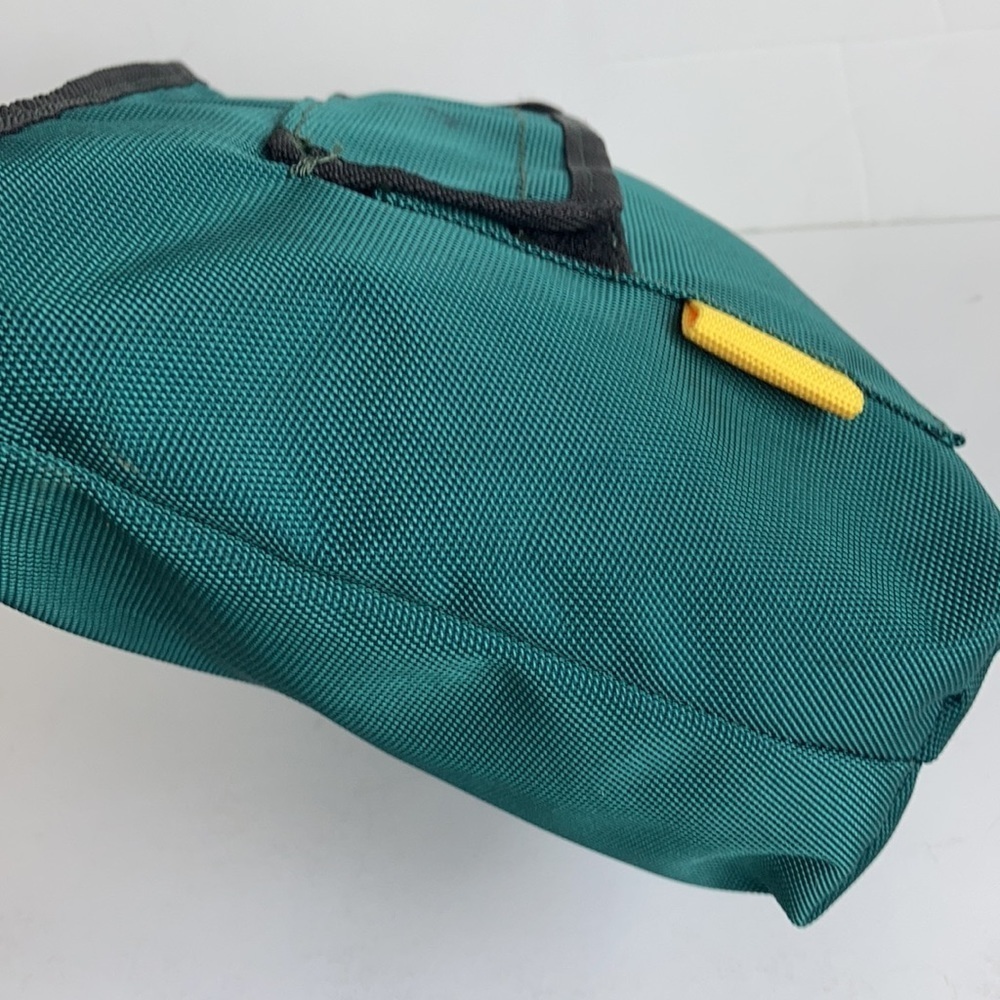 Zara green nylon crossbody fanny pack adjustable strap zip closure front pocket - Picture 3 of 16